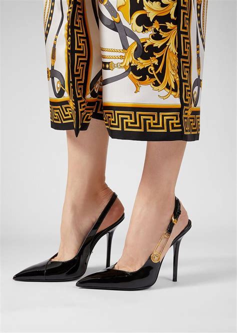 versace pumps schwarz|Versace safety pin heels.